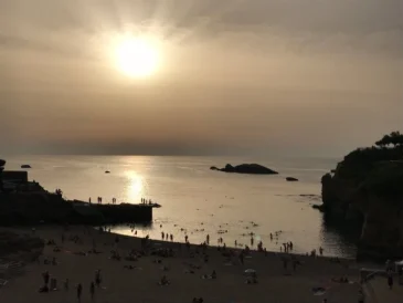 Plage au crépuscule