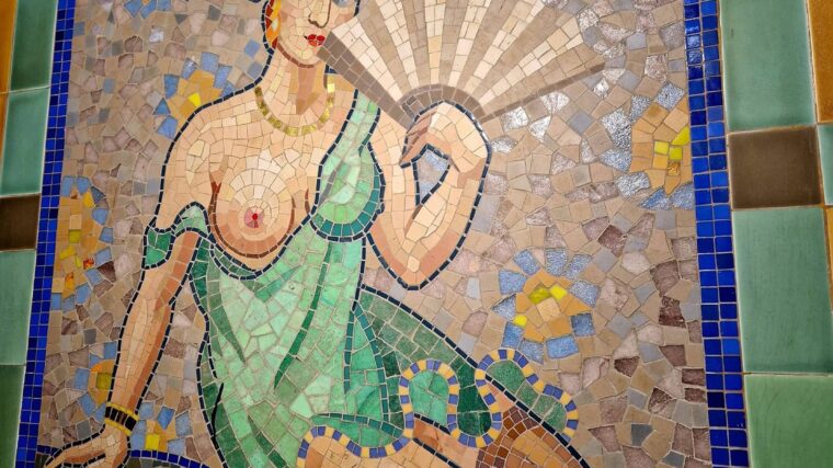 Fresque Aux belles Poules